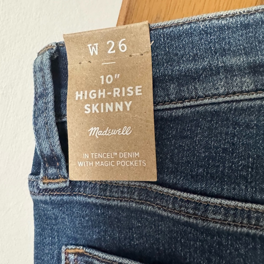 NWT Woman’s Madewell JeansSize 26. 10’ inch High rise skinny with Tencel denim. - Picture 5 of 13